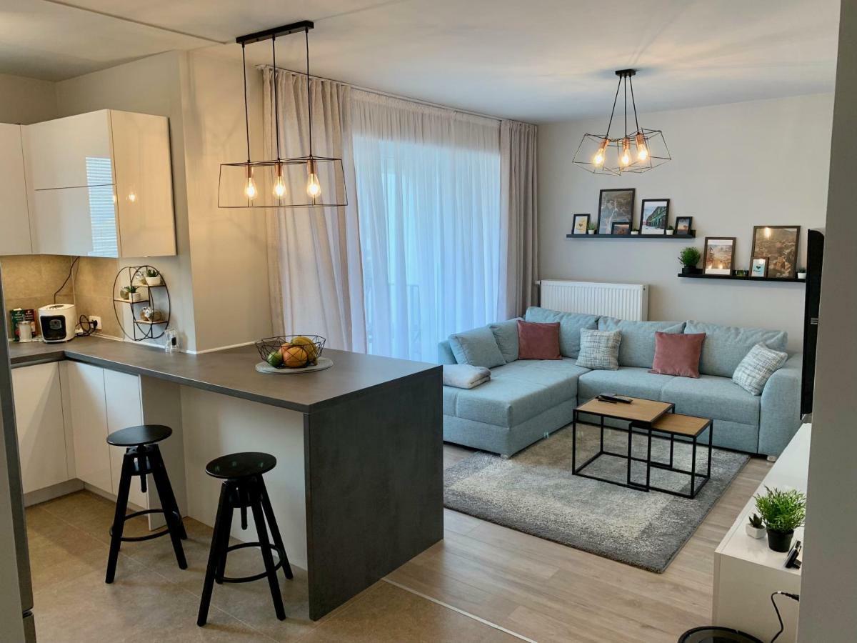 דירות בראשוב Modern Studio Coresi מראה חיצוני תמונה